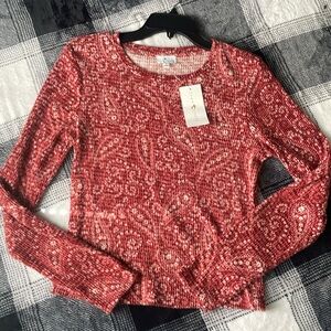 True Craft Red Paisley Long‎ Sleeve Top